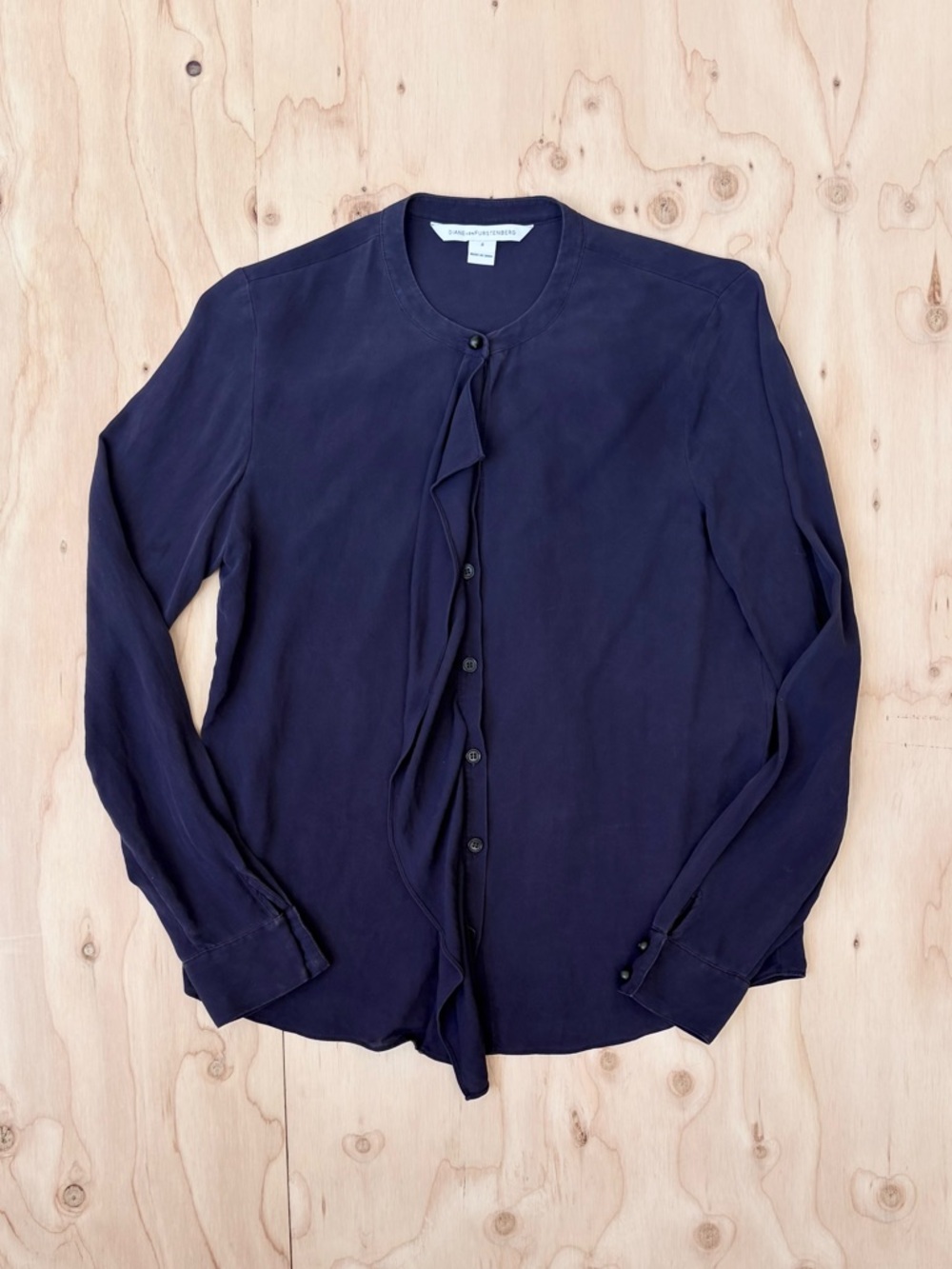 dvf classic silk ruffle blouse - midnight blue navy button down size 4 euc